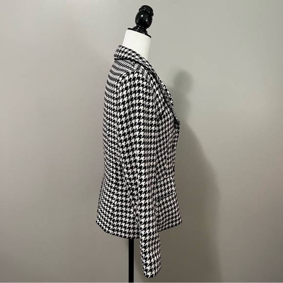 Baia Notch Lapel Black White Houndstooth Fully Lined Three Button Blazer - Picture 9 of 15